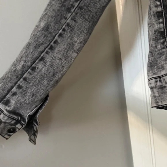 2X Blue Crown Acid Wash Denim Jacket 2XL Hooded Grey Skater Tillys - Picture 9 of 10